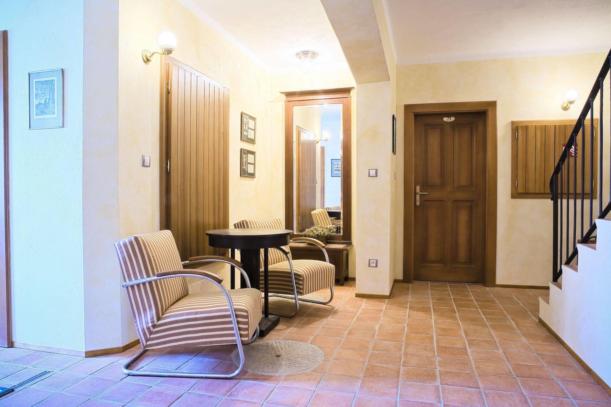 U Zvonu Apartments Чески-Крумлов Экстерьер фото